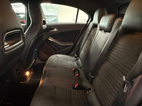 Mercedes-Benz A Class A 200 D AMG LINE EXECUTIVE 28