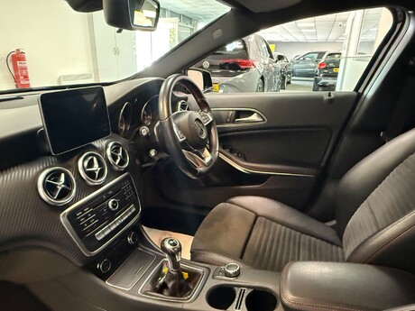 Mercedes-Benz A Class A 200 D AMG LINE EXECUTIVE 18