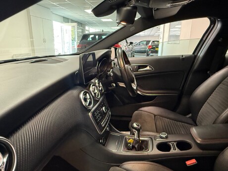 Mercedes-Benz A Class A 200 D AMG LINE EXECUTIVE 25