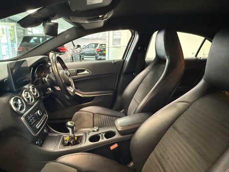 Mercedes-Benz A Class A 200 D AMG LINE EXECUTIVE 16