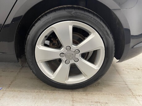 Audi A3 TDI SPORT NAV 14