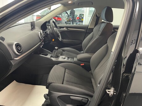 Audi A3 TDI SPORT NAV 15