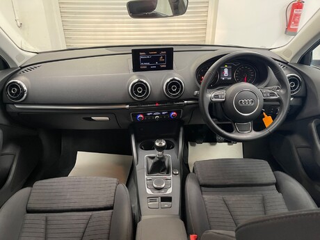 Audi A3 TDI SPORT NAV 17