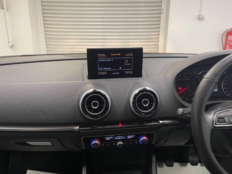 Audi A3 TDI SPORT NAV 18