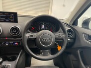 Audi A3 TDI SPORT NAV 19