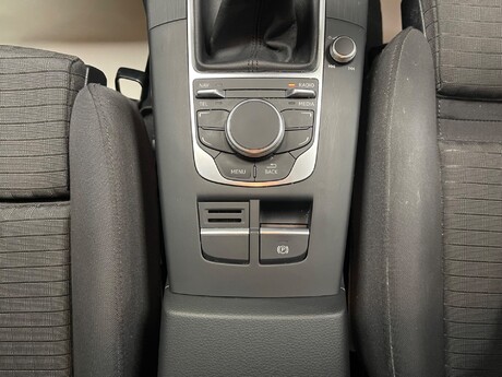 Audi A3 TDI SPORT NAV 26