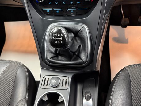 Ford Kuga TITANIUM TDCI 26