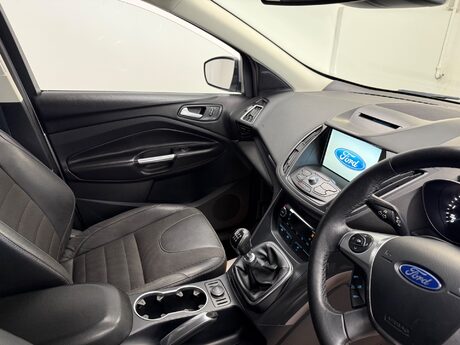Ford Kuga TITANIUM TDCI 18