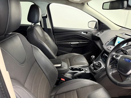 Ford Kuga TITANIUM TDCI 23