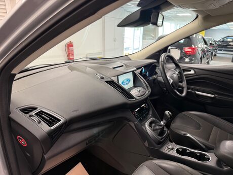 Ford Kuga TITANIUM TDCI 36