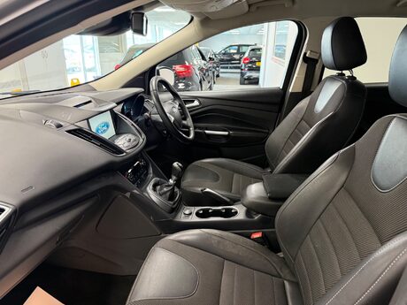 Ford Kuga TITANIUM TDCI 43