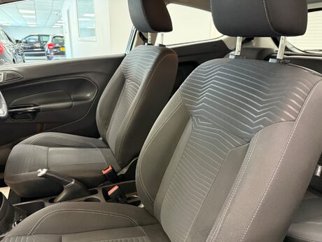 Ford Fiesta ZETEC 29