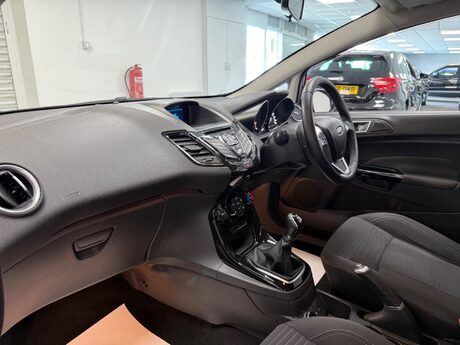 Ford Fiesta ZETEC 26
