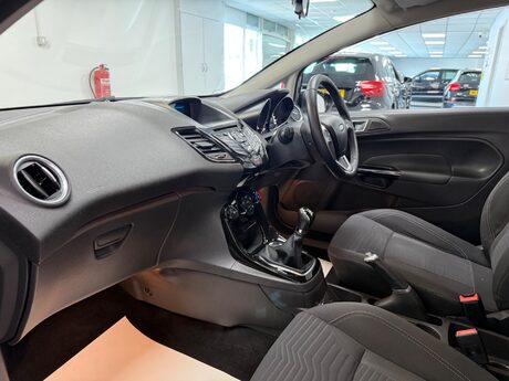 Ford Fiesta ZETEC 28
