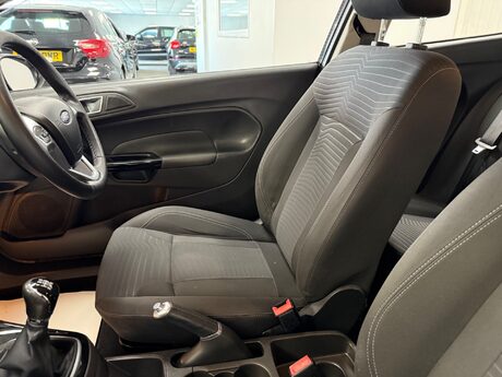 Ford Fiesta ZETEC 31