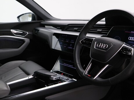 Audi E-Tron QUATTRO BLACK EDITION 4