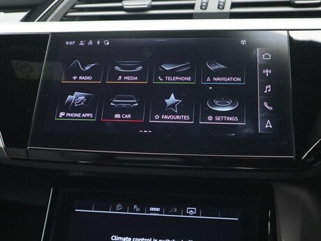 Audi E-Tron QUATTRO BLACK EDITION 6