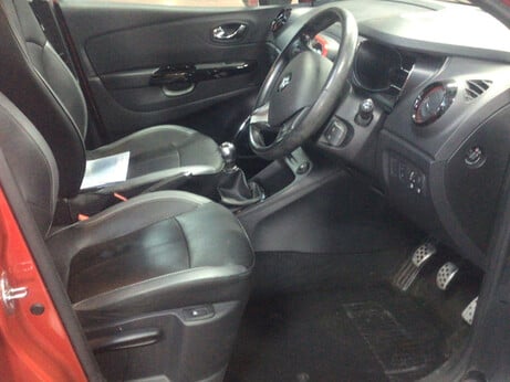 Renault Captur SIGNATURE NAV DCI 4