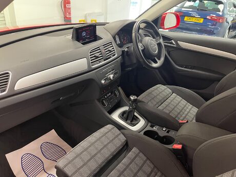 Audi Q3 TDI SE 3
