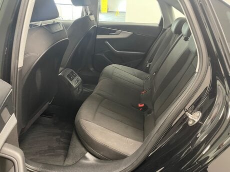 Audi A4 TFSI SPORT 16