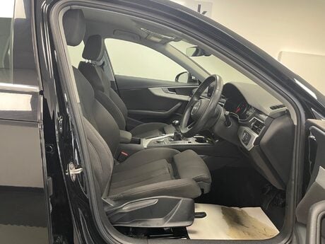 Audi A4 TFSI SPORT 23