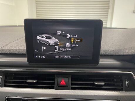 Audi A4 TFSI SPORT 25
