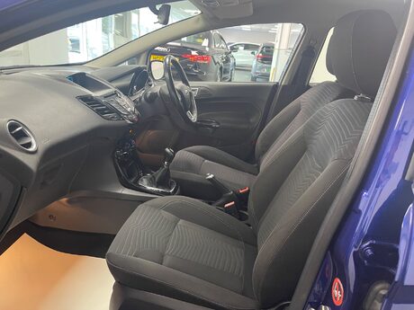 Ford Fiesta ZETEC 17