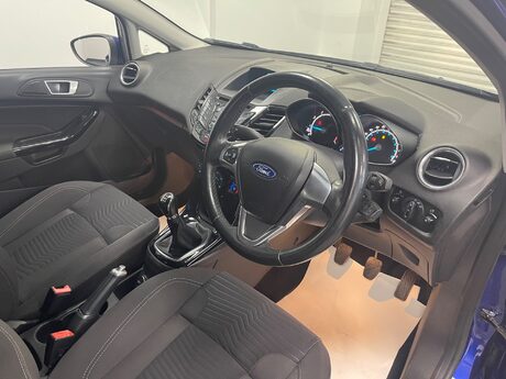 Ford Fiesta ZETEC 22