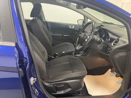 Ford Fiesta ZETEC 23