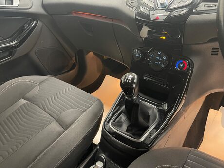 Ford Fiesta ZETEC 26