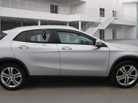 Mercedes-Benz GLA Class GLA220 CDI 4MATIC SPORT PREMIUM 5
