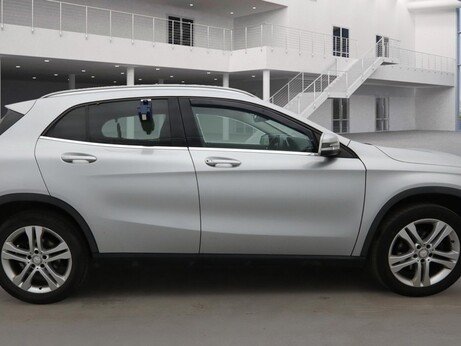 Mercedes-Benz GLA Class GLA220 CDI 4MATIC SPORT PREMIUM 4