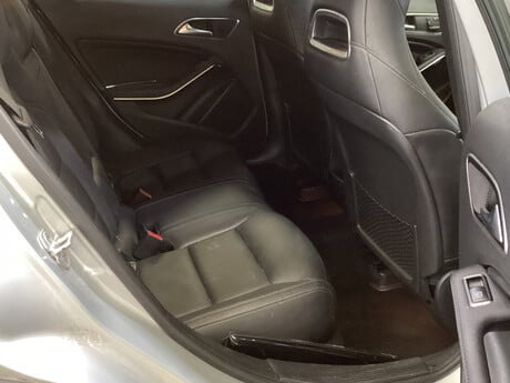 Mercedes-Benz GLA Class GLA220 CDI 4MATIC SPORT PREMIUM 7