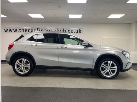 Mercedes-Benz GLA Class GLA220 CDI 4MATIC SPORT PREMIUM 7