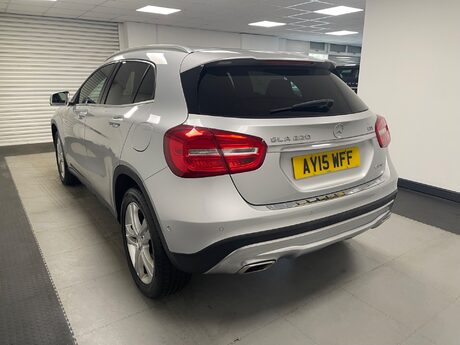 Mercedes-Benz GLA Class GLA220 CDI 4MATIC SPORT PREMIUM 11