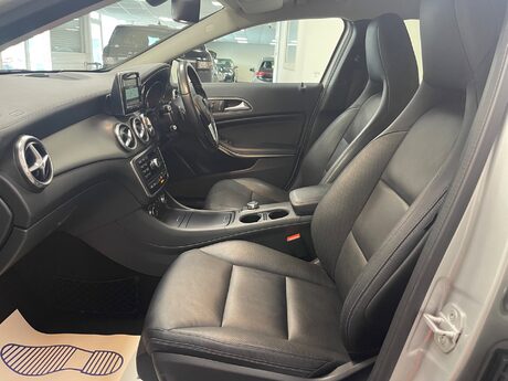 Mercedes-Benz GLA Class GLA220 CDI 4MATIC SPORT PREMIUM 16