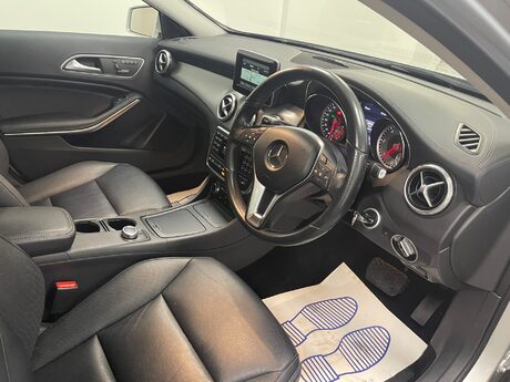 Mercedes-Benz GLA Class GLA220 CDI 4MATIC SPORT PREMIUM 21