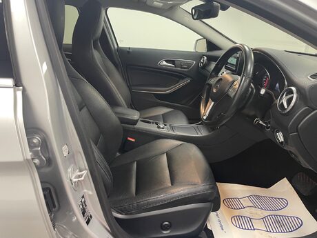 Mercedes-Benz GLA Class GLA220 CDI 4MATIC SPORT PREMIUM 22