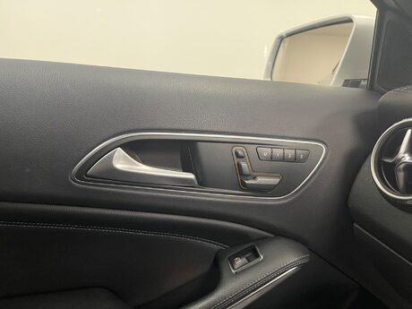 Mercedes-Benz GLA Class GLA220 CDI 4MATIC SPORT PREMIUM 26