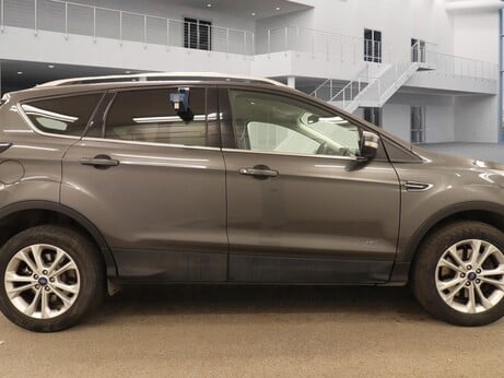 Ford Kuga TITANIUM TDCI 4