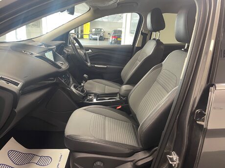Ford Kuga TITANIUM TDCI 17