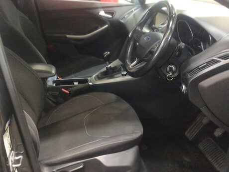 Ford Focus ZETEC TDCI 6
