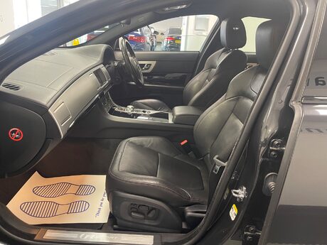 Jaguar XF D R-SPORT BLACK 16