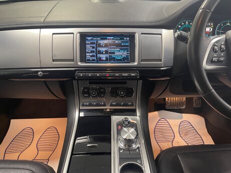 Jaguar XF D R-SPORT BLACK 20