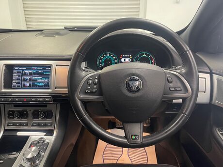 Jaguar XF D R-SPORT BLACK 21