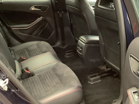 Mercedes-Benz A Class A 180 D AMG LINE EXECUTIVE 4