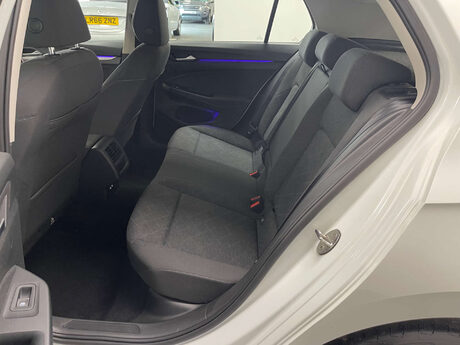 Volkswagen Golf LIFE TSI 15