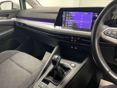 Volkswagen Golf LIFE TSI 28