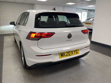 Volkswagen Golf LIFE TSI 9