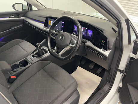 Volkswagen Golf LIFE TSI 19